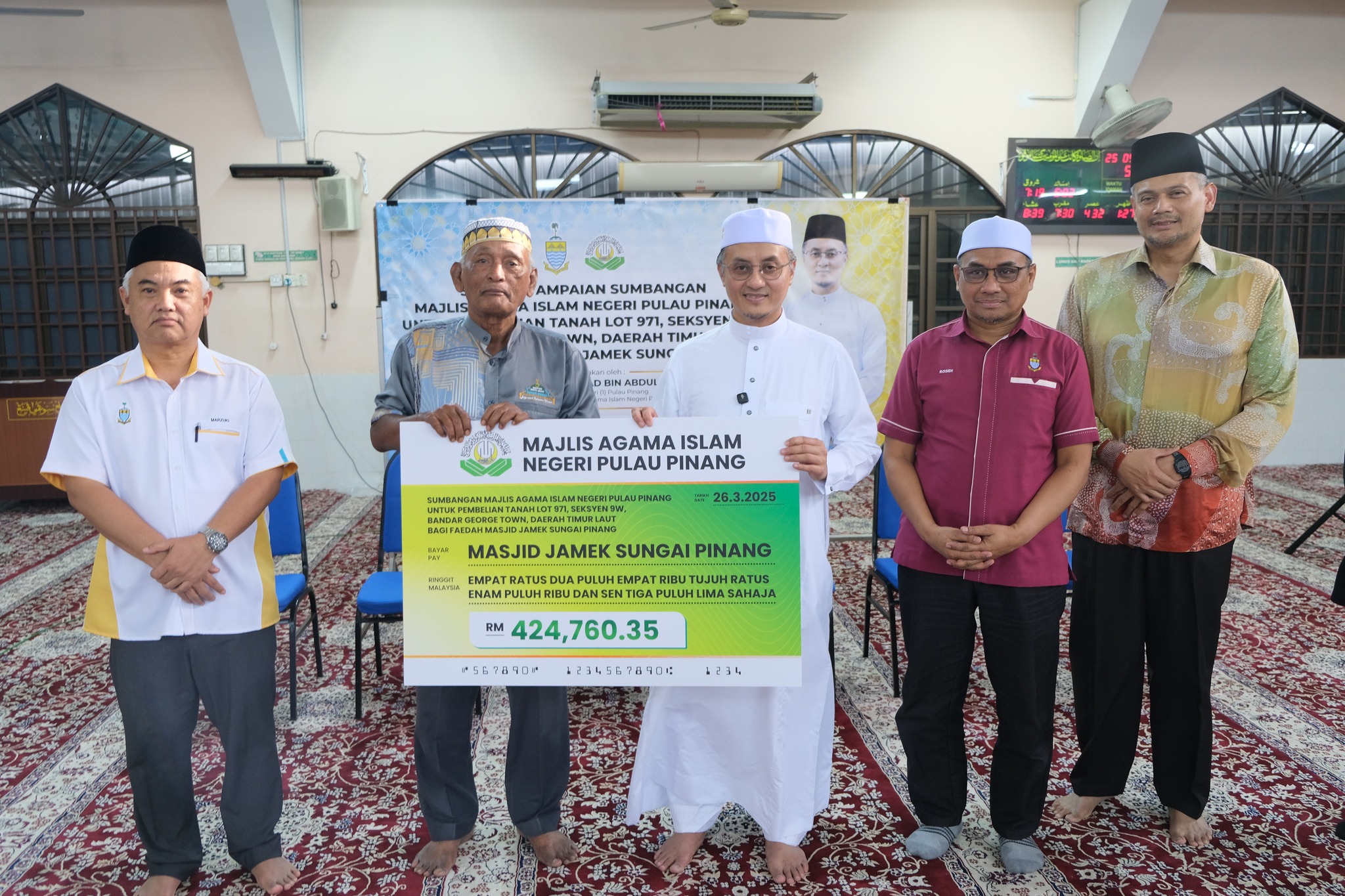 Sesi penyampaian cek cura